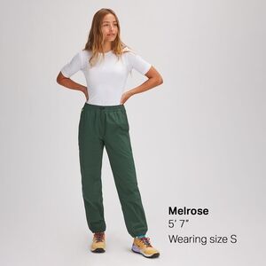 Stoic Women's Dark Green Joggers
